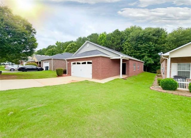136 Astilbe Meadow Drive, Locust Grove, GA 30248