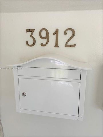 3912 Ponce De Leon Boulevard 1FL, Coral Gables, FL 33134