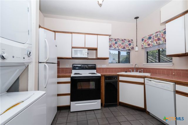 310 Pat Garrison Street 8, San Marcos, TX 78666