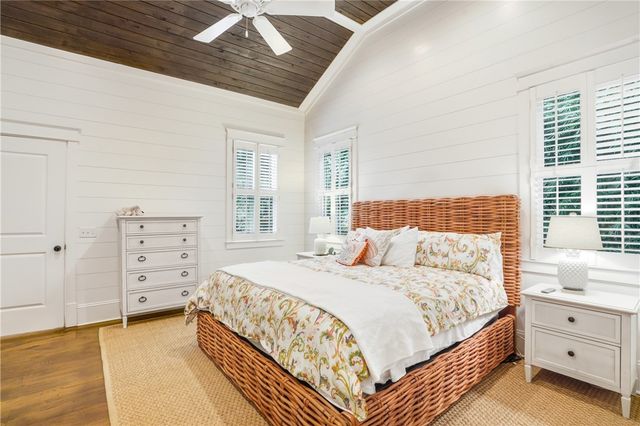 1060 Village Oaks Lane, St Simons Island, GA 31522