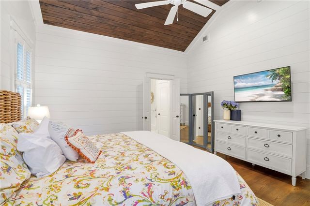 1060 Village Oaks Lane, St Simons Island, GA 31522