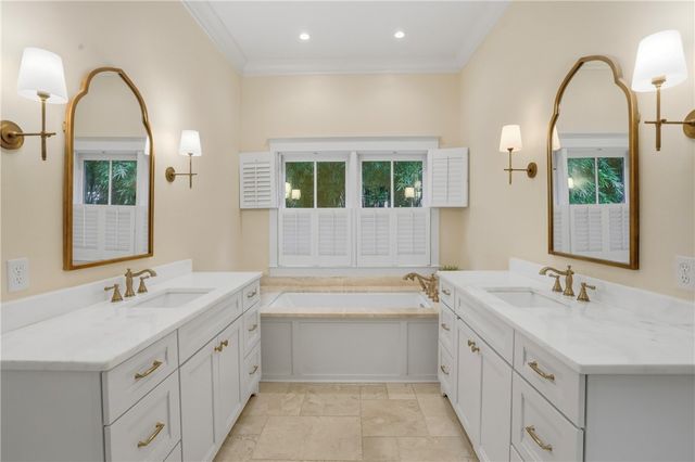 1060 Village Oaks Lane, St Simons Island, GA 31522