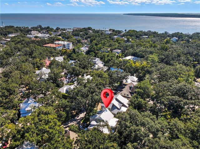 1060 Village Oaks Lane, St Simons Island, GA 31522