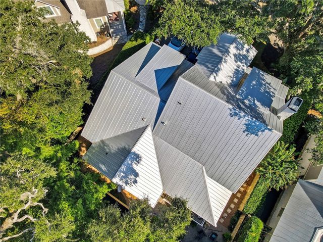 1060 Village Oaks Lane, St Simons Island, GA 31522