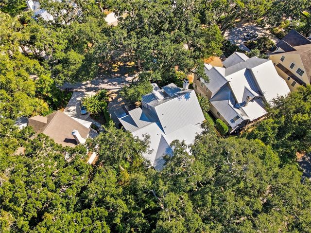 1060 Village Oaks Lane, St Simons Island, GA 31522