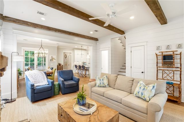 1060 Village Oaks Lane, St Simons Island, GA 31522