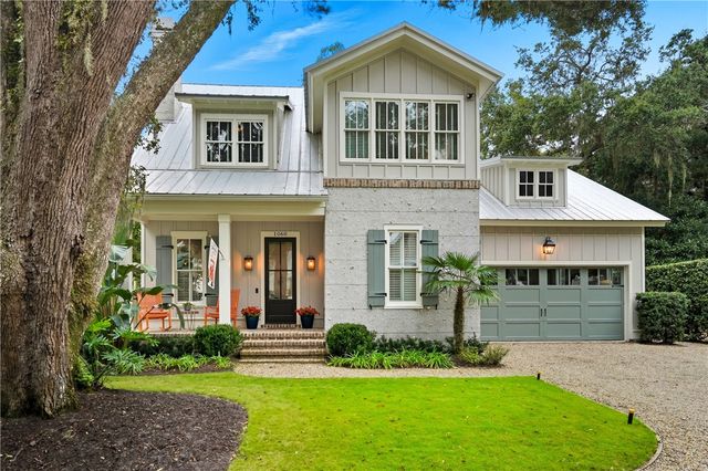 1060 Village Oaks Lane, St Simons Island, GA 31522