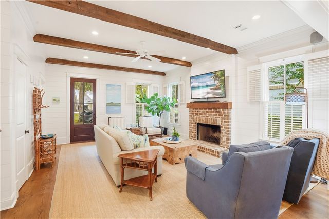 1060 Village Oaks Lane, St Simons Island, GA 31522