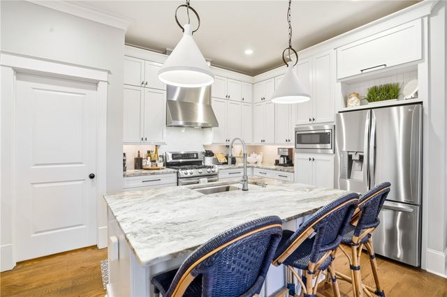 1060 Village Oaks Lane, St Simons Island, GA 31522