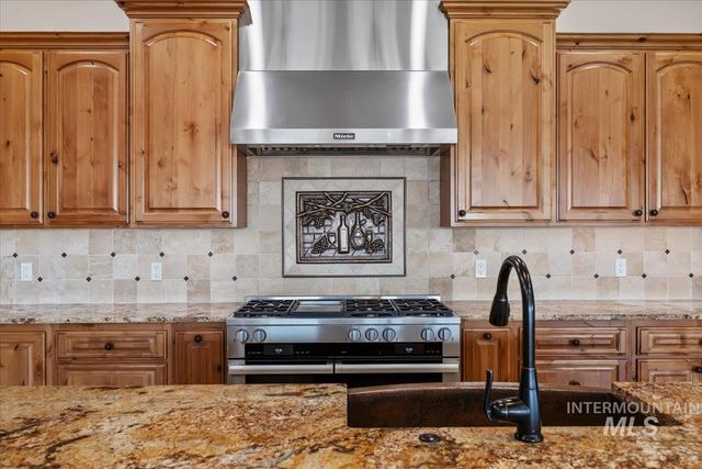465 Canyon Rim Rd, Twin Falls, ID 83301