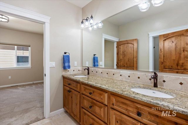 465 Canyon Rim Rd, Twin Falls, ID 83301