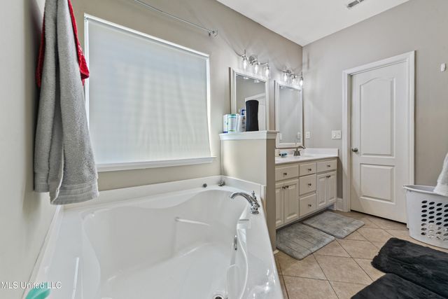 2508 Rue Beaux Chenes, Ocean Springs, MS 39564