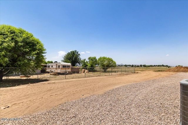 55 W HAWAII Road, Paulden, AZ 86334
