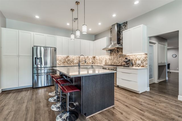 2502 Hillside Court, Southlake, TX 76092