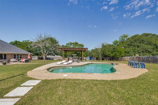 2502 Hillside Court, Southlake, TX 76092