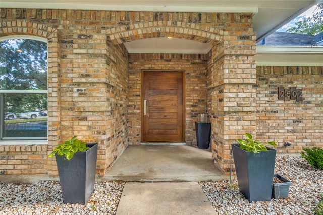 2502 Hillside Court, Southlake, TX 76092