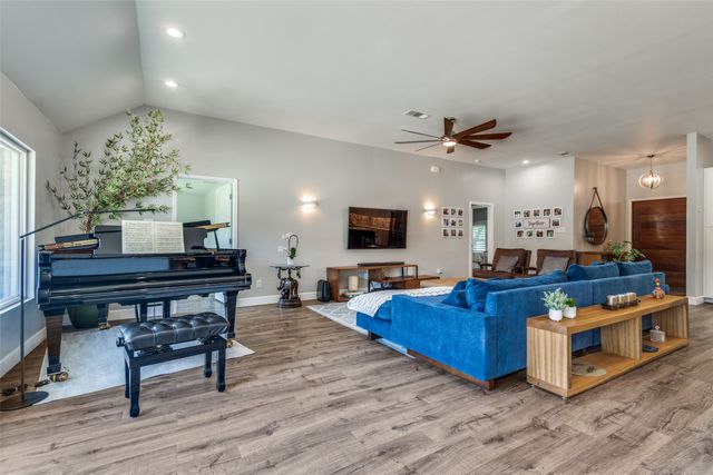 2502 Hillside Court, Southlake, TX 76092