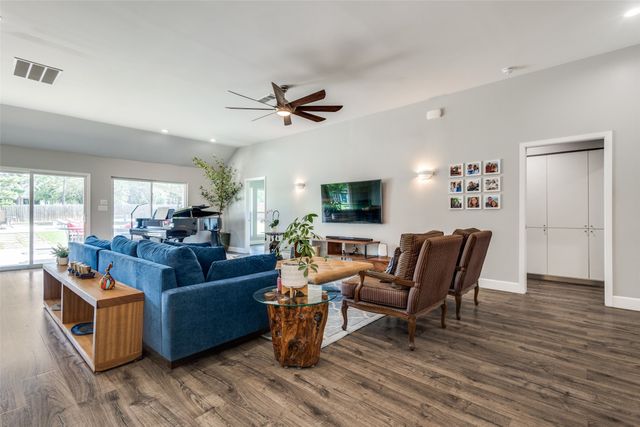 2502 Hillside Court, Southlake, TX 76092