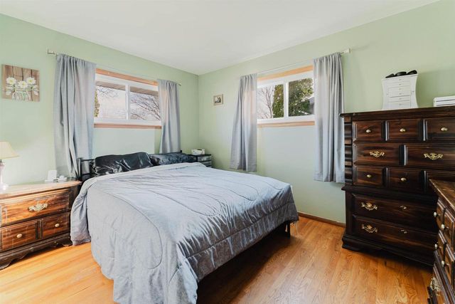 1425 W 3RD AVENUE, Oshkosh, WI 54902