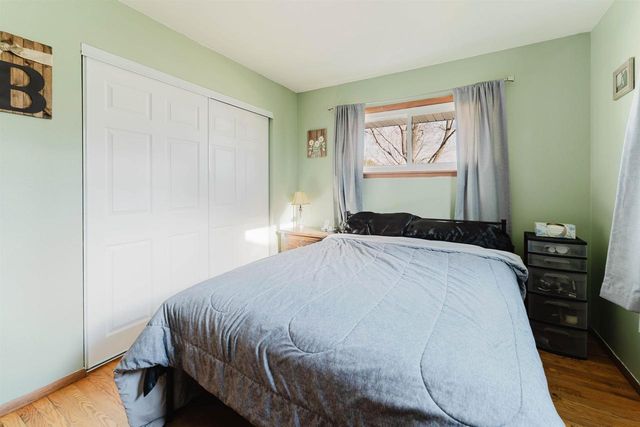 1425 W 3RD AVENUE, Oshkosh, WI 54902