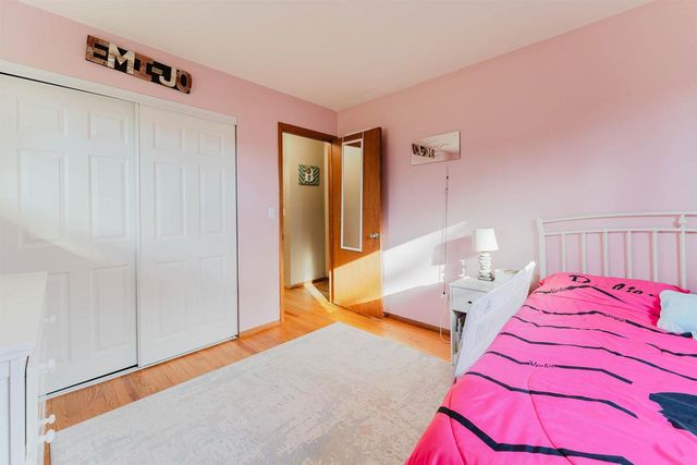 1425 W 3RD AVENUE, Oshkosh, WI 54902