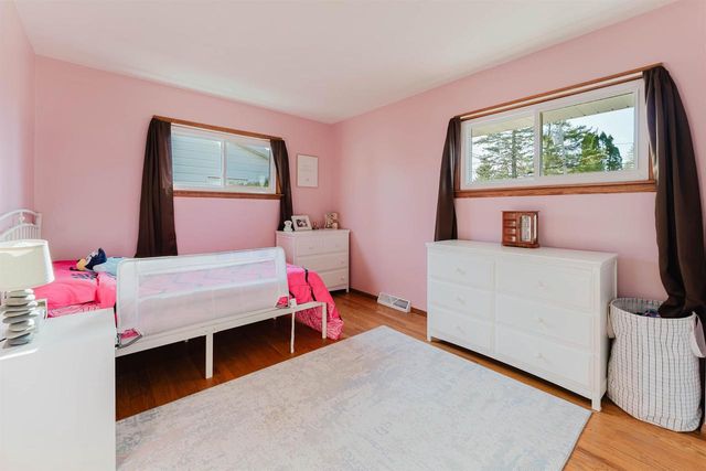 1425 W 3RD AVENUE, Oshkosh, WI 54902