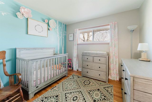 1425 W 3RD AVENUE, Oshkosh, WI 54902