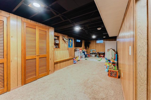 1425 W 3RD AVENUE, Oshkosh, WI 54902