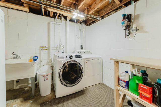 1425 W 3RD AVENUE, Oshkosh, WI 54902