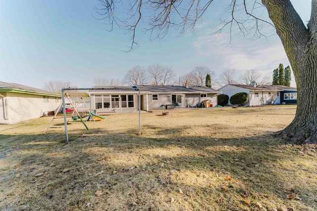 1425 W 3RD AVENUE, Oshkosh, WI 54902