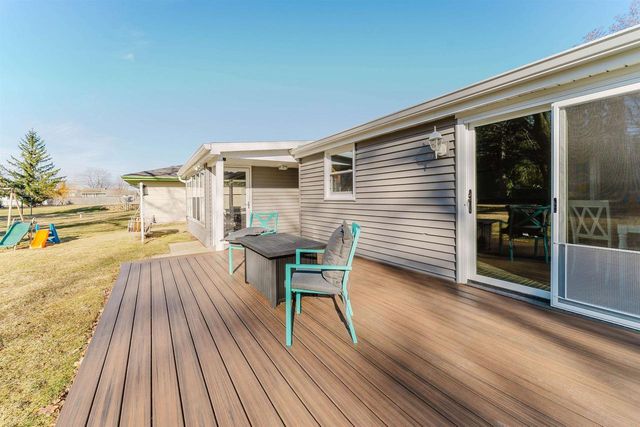 1425 W 3RD AVENUE, Oshkosh, WI 54902