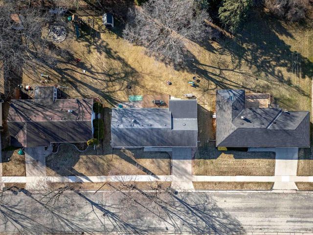 1425 W 3RD AVENUE, Oshkosh, WI 54902