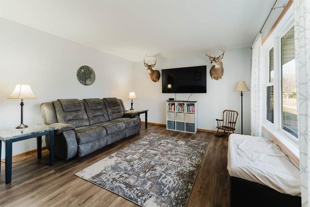 1425 W 3RD AVENUE, Oshkosh, WI 54902