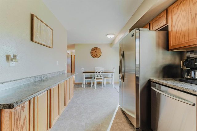 1425 W 3RD AVENUE, Oshkosh, WI 54902