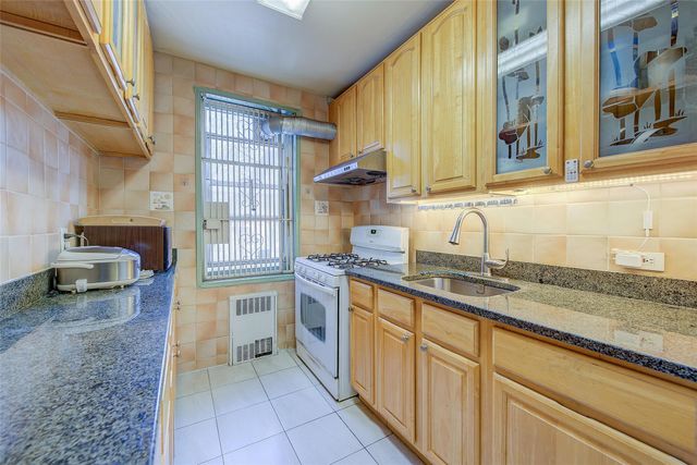 143-25 84 Drive 2G, Jamaica, NY 11435