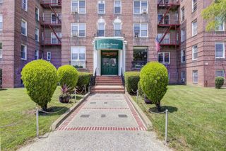 143-25 84 Drive 2G, Jamaica, NY 11435