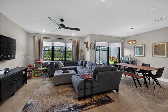 4409 W Appleton Cir W, Oakland Park, FL 33309