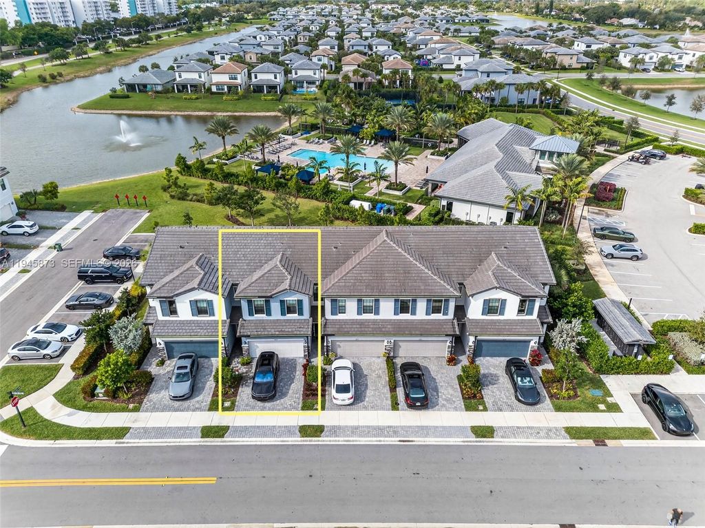 4409 W Appleton Cir W, Oakland Park, FL 33309