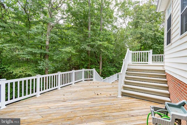 1001 FEATHERSTON CT, Fredericksburg, VA 22401