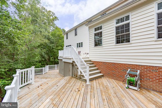 1001 FEATHERSTON CT, Fredericksburg, VA 22401