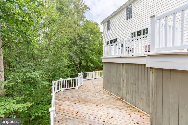 1001 FEATHERSTON CT, Fredericksburg, VA 22401