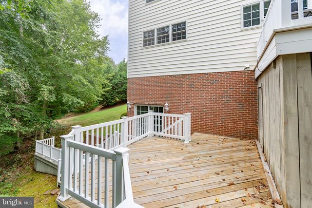 1001 FEATHERSTON CT, Fredericksburg, VA 22401
