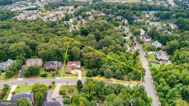 1001 FEATHERSTON CT, Fredericksburg, VA 22401