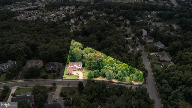 1001 FEATHERSTON CT, Fredericksburg, VA 22401