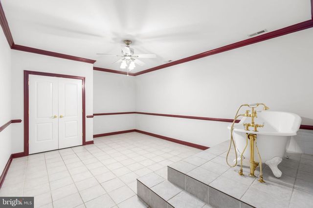 1001 FEATHERSTON CT, Fredericksburg, VA 22401