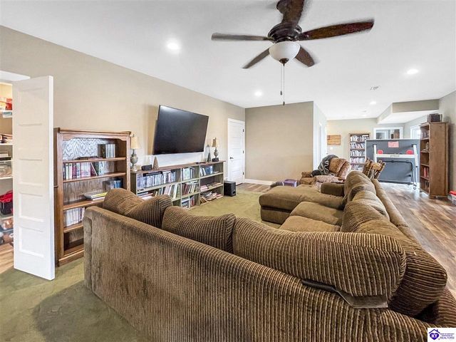 202 McMillian Loop, Elizabethtown, KY 42701