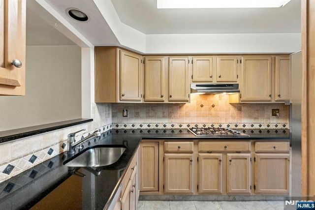 5 Wedgewood Drive, Woodland Park, NJ 07424