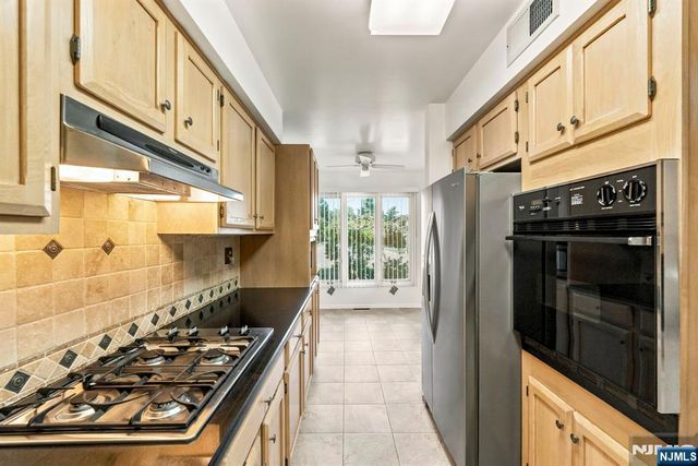 5 Wedgewood Drive, Woodland Park, NJ 07424