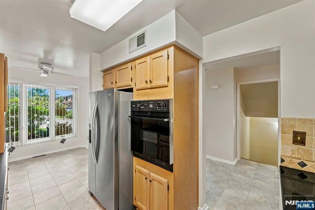 5 Wedgewood Drive, Woodland Park, NJ 07424