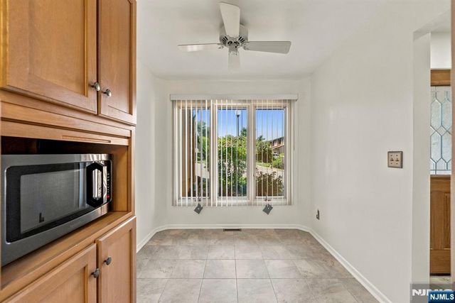 5 Wedgewood Drive, Woodland Park, NJ 07424